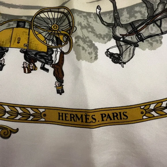 RARE Herme’s La Promenade silk scarf